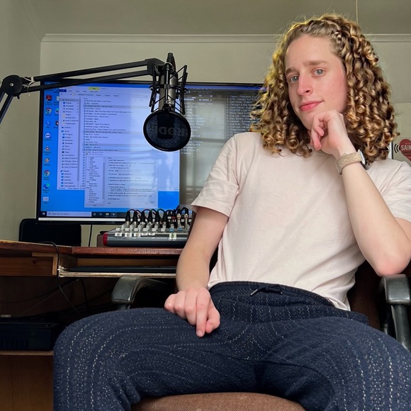 Meet your Posher, Wesley - Picture 3 of 3